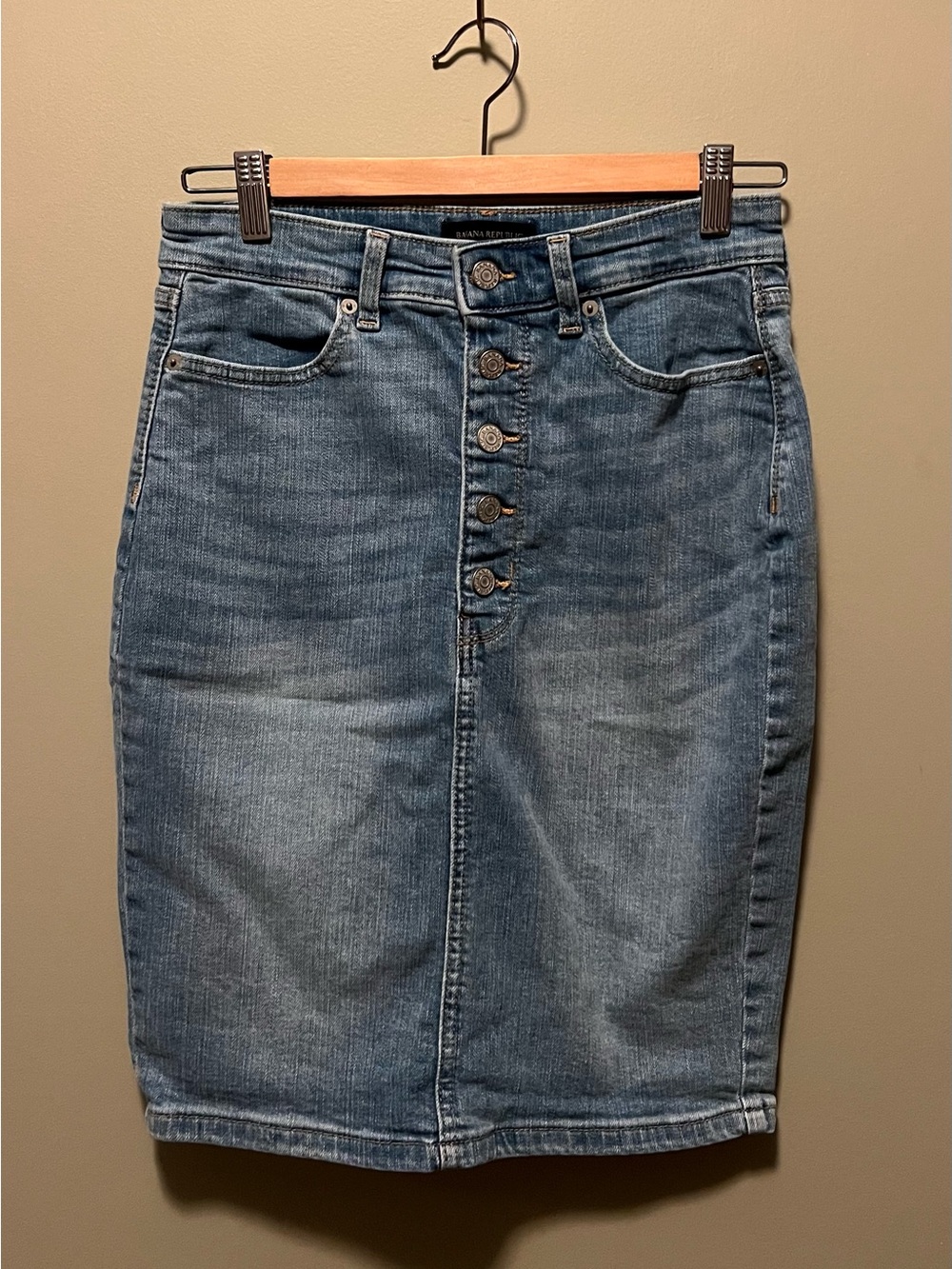 Banana Republic Light Blue Denim‎ Skirt with Contrast Stitching